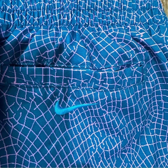 Nike Boy's Blue Swim Grid Swoosh Breaker 7" Volley Swim Shorts Size XL NWT - Picture 5 of 8
